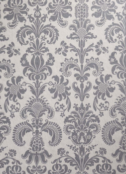 Die Brautkleidbox Tapestry Silver hat ein wunderschönes edles Design mit silbernen Ornamenten.