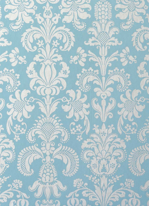 Die Brautkleidbox Tapestry Aqua hat ein edles Design mit silbernen Ornamenten.